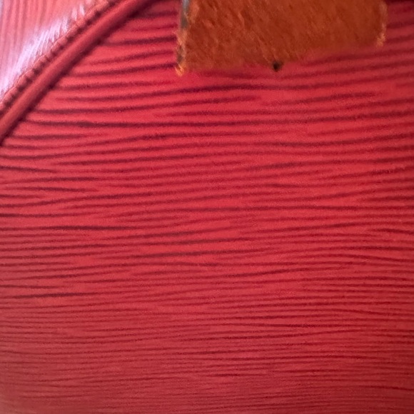 LOUIS VUITTON M42997 LV Speedy 35 Travel Bag Epi Red Leather Gold Hardware - Picture 13 of 16